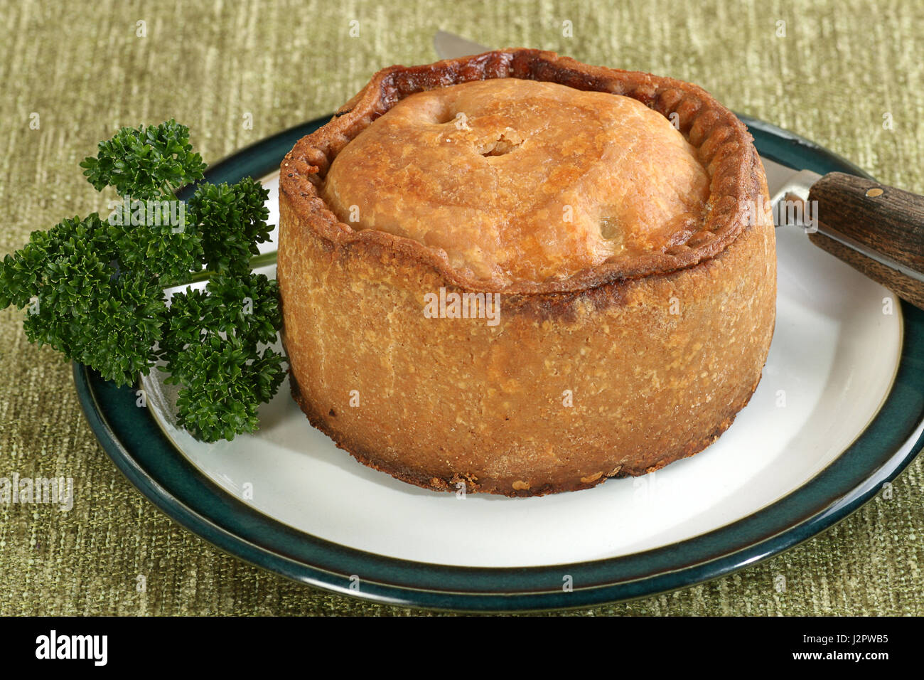 make-melton-mowbray-pork-pie-melton-mowbray-pork-pie-recipe-qtkp