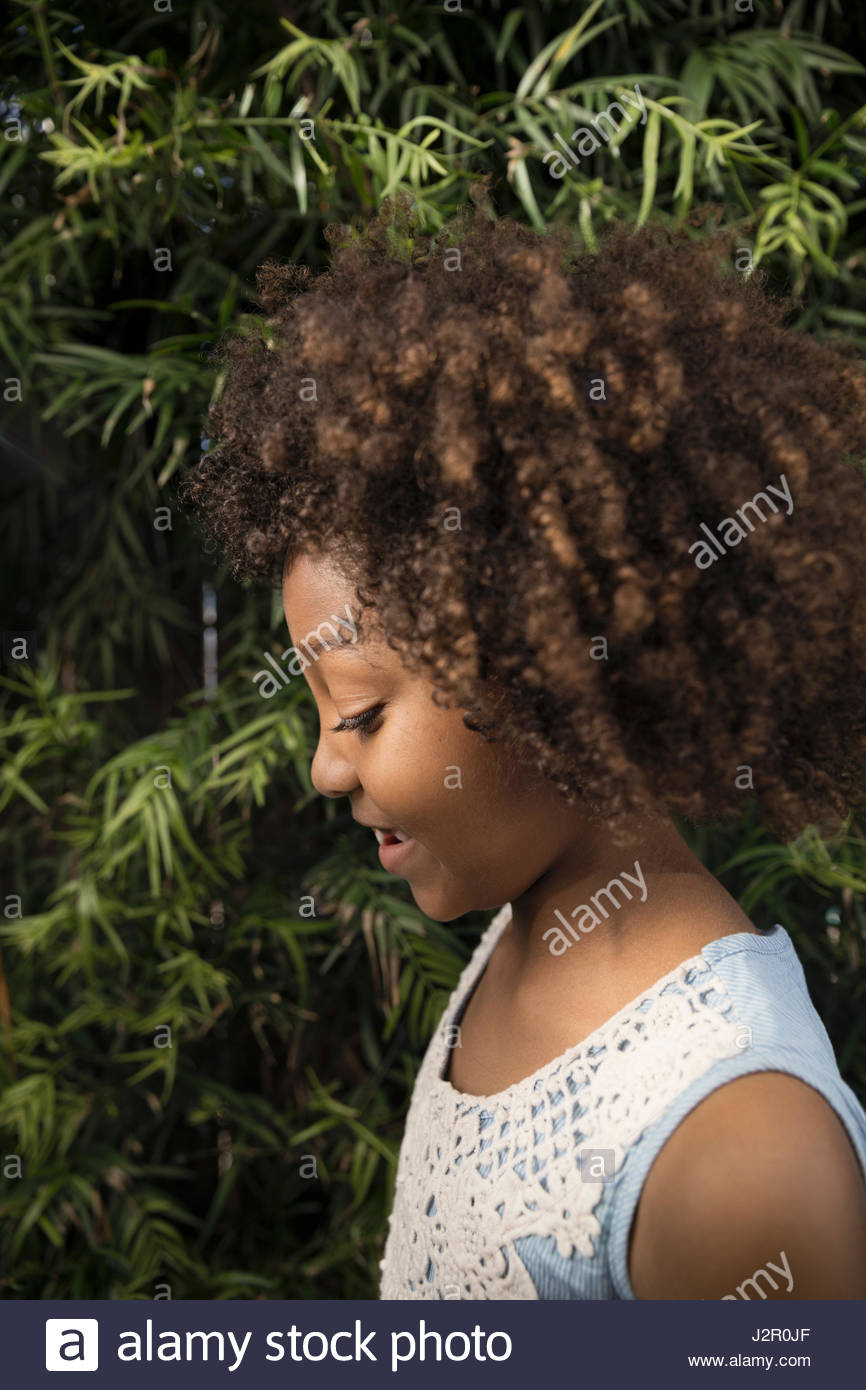 Smiling african american girl hi-res stock photography and images - Alamy