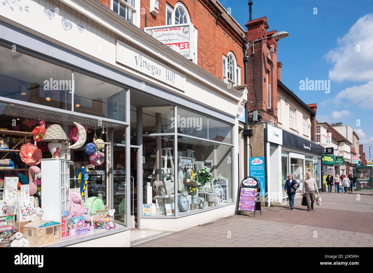 Hitchin Town Centre High Resolution Stock Photography and Images Alamy