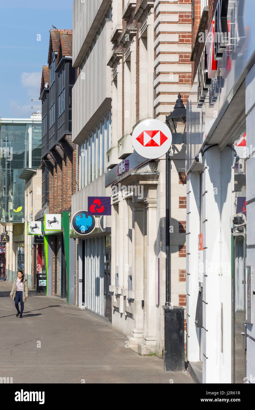 High street banks lloyds hsbc hi-res stock photography and images - Alamy