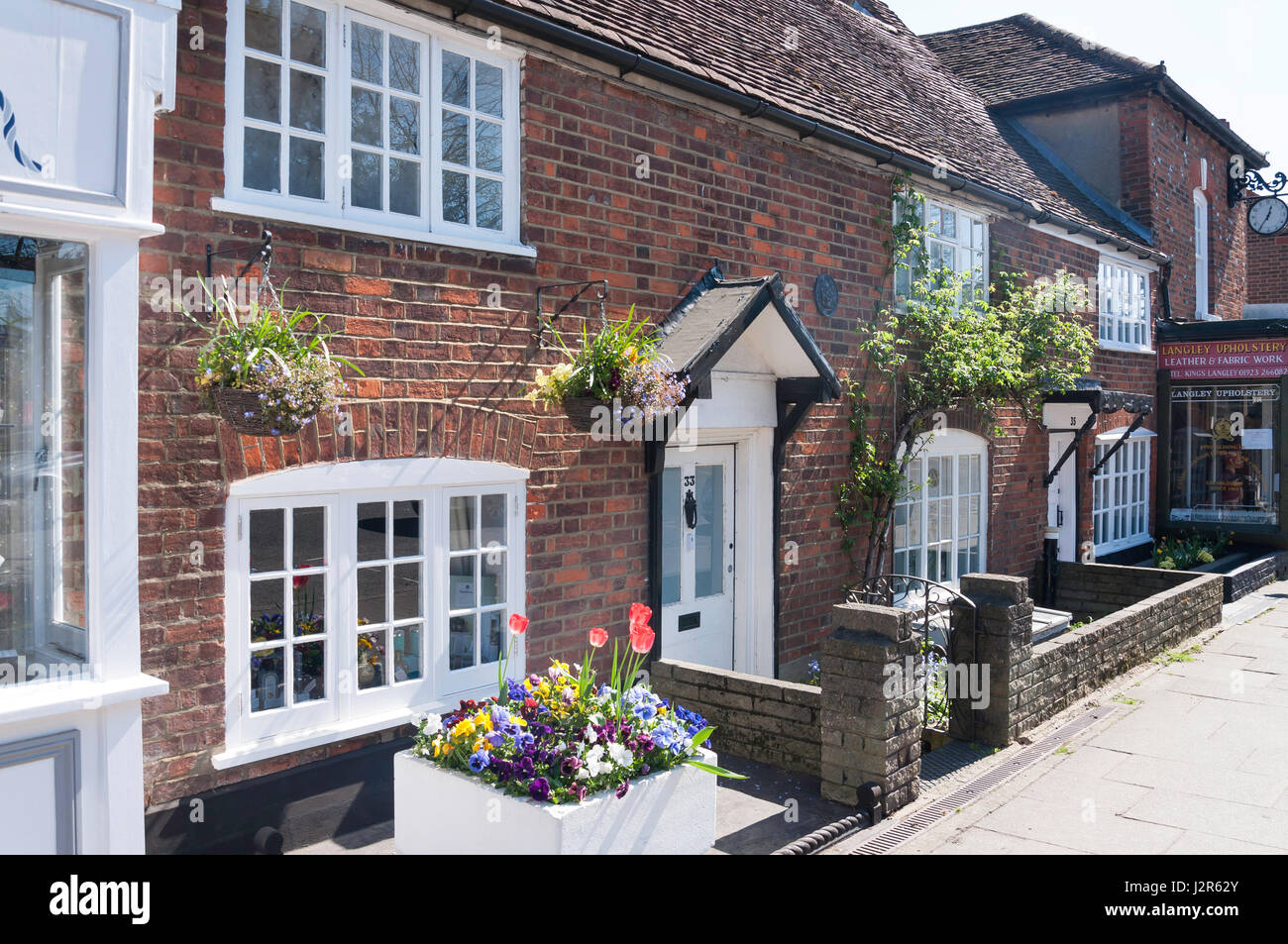 Period cottage on High Street, Kings Langley, Hertfordshire, England, United Kingdom Stock Photo Period cottage on High Street, Kings Langley, Hertfordshire, England, United Kingdom Stock Photo