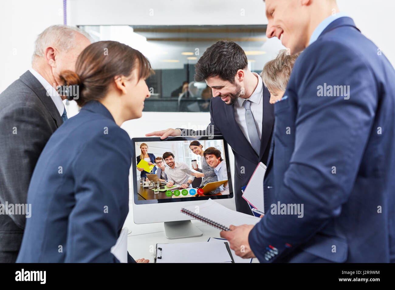 Team Video Connect Videoconferencing group hi-res stock photography and images - Alamy