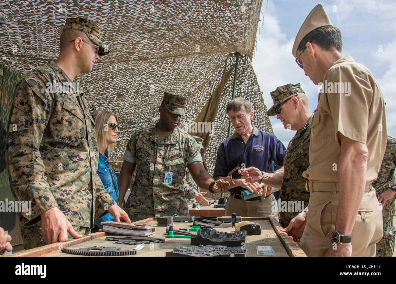 Antx Advanced naval technology exercise hi-res stock photography and images ...