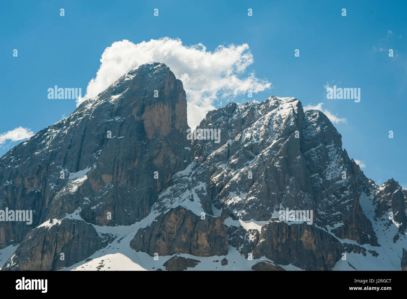 Peaks of the dolomite mountains in northern Italy Stock Photo - Alamy
