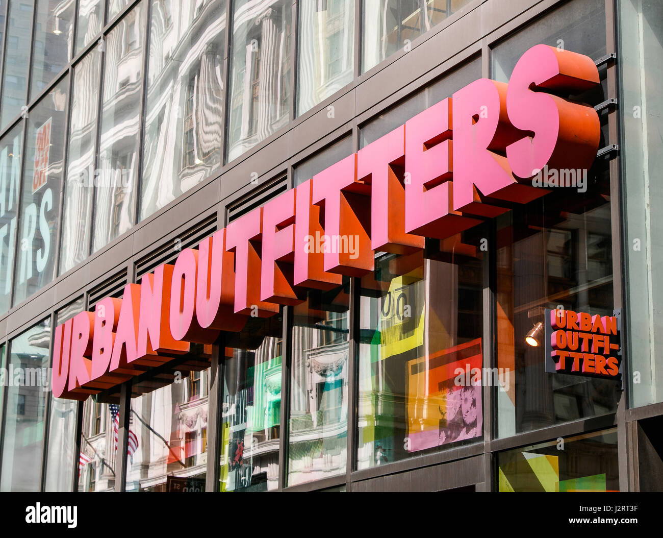 Urban outfitters new york hires stock photography and images Alamy