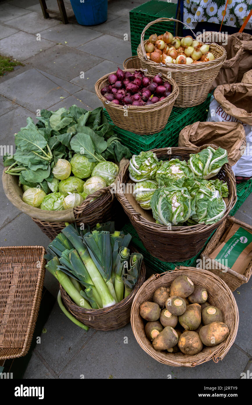 Vegetables on display at the Saturday Farmer's Market in Castle terrace, Edinburgh, Scotland, UK. Stock Photo
