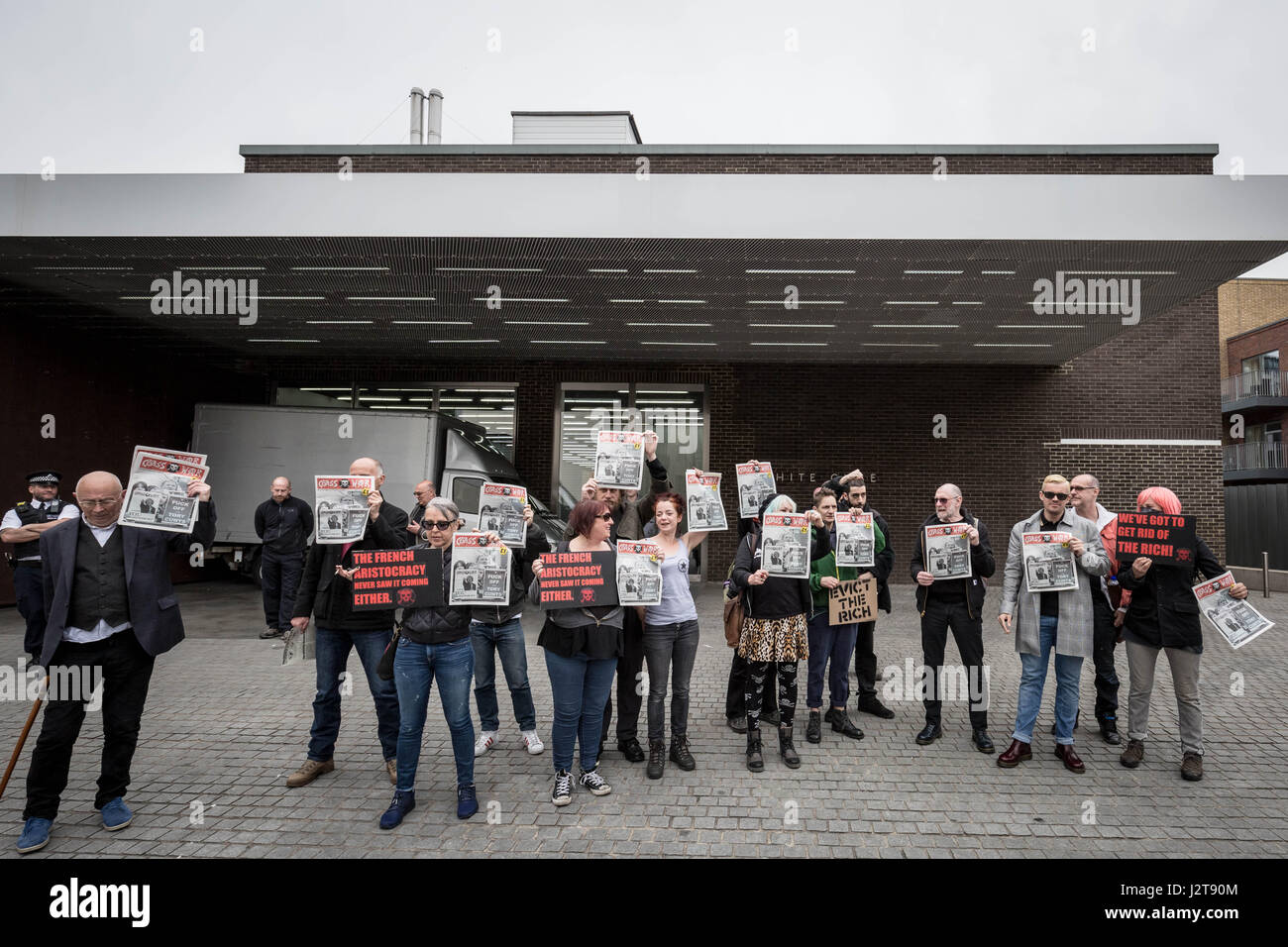 London, UK. 30th April, 2017. Anti-capitalist group Class War and other protesters stage an anti-gentrification rally outside the White Cube Gallery in Bermondsey © Guy Corbishley/Alamy Live News Stock Photo