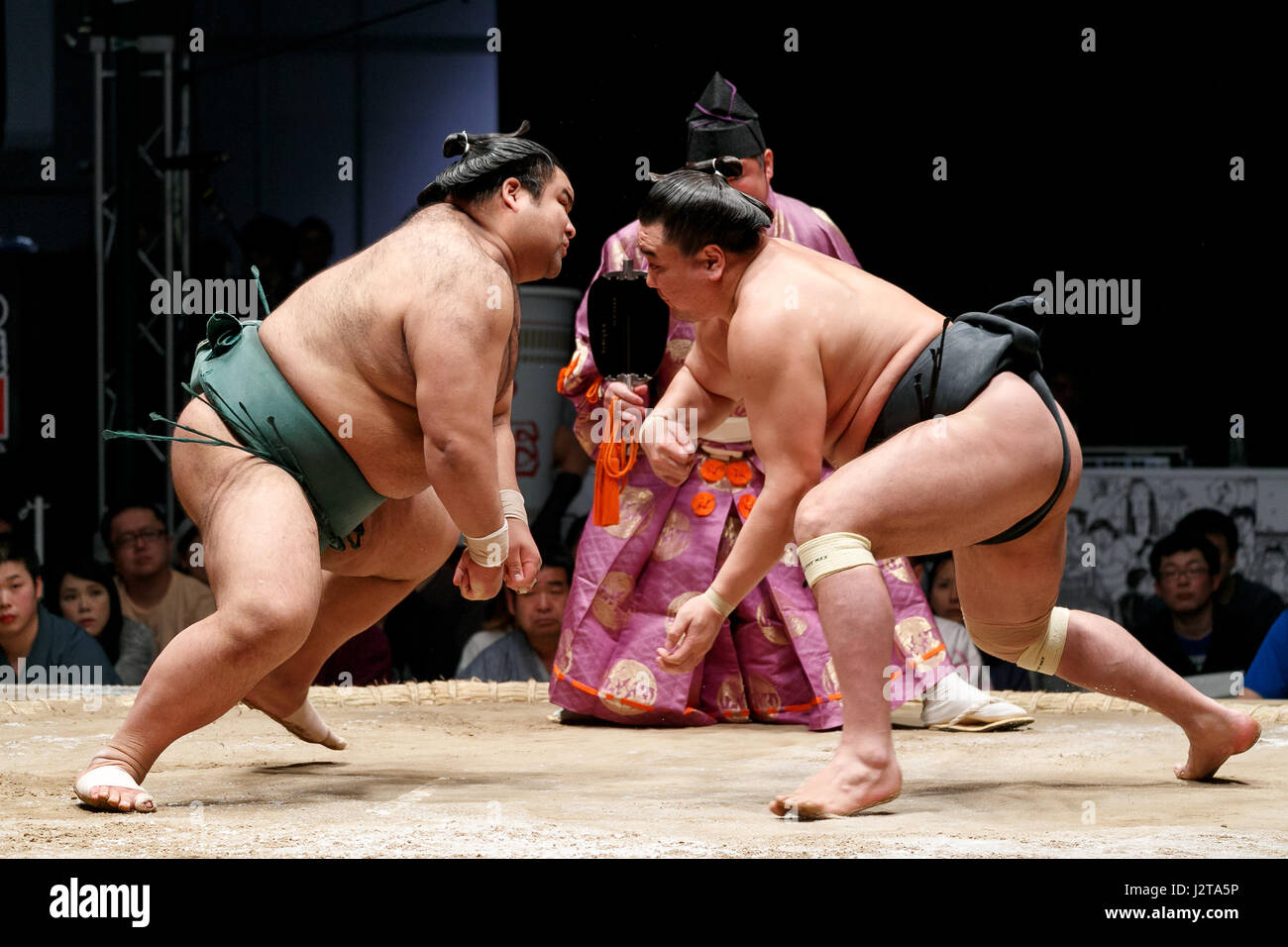 Chiba, Japan. 30th Apr, 2017. (L to R) Sumo wrestlers Akira Takayasu and Harumafuji Kohei participate in a special Grand Sumo Tournament during the Niconico Chokaigi festival in Makuhari Messe Convention Center on April 30, 2017, Chiba, Japan. Niconico is a Japanese social video website with over 62 million registered users. The two day Niconico Chokaigi festival allows users and creators to communicate face to face. Credit: Rodrigo Reyes Marin/AFLO/Alamy Live News Stock Photo