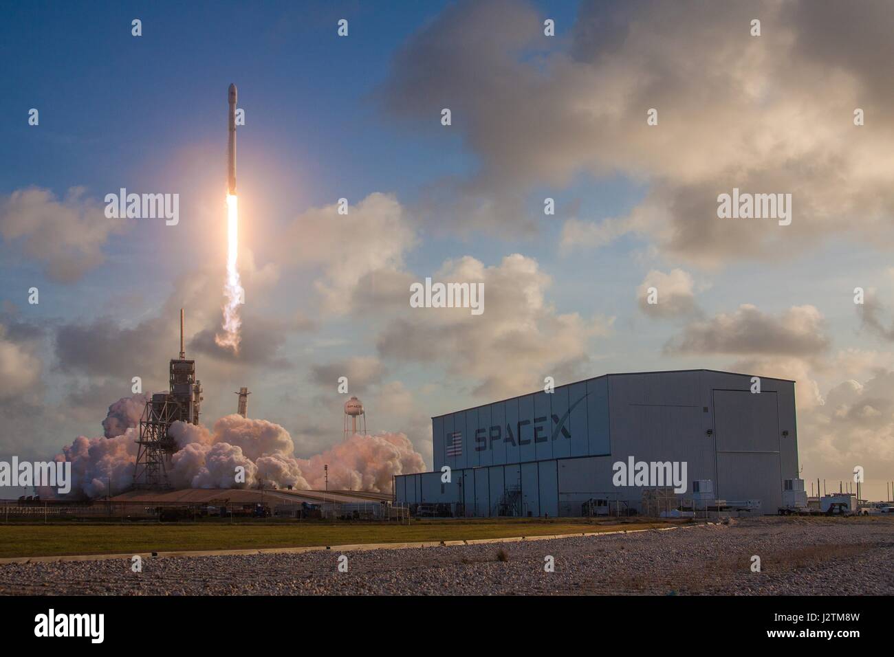 Cape Canaveral, United States Of America. 01st May, 2017. Cape Canaveral, Florida, USA. 01st May, 2017. The SpaceX Falcon 9 rocket carrying a classified military satellite successfully blasts off from Launch Complex 39A at the Kennedy Space Center May 1, 2017 in Cape Canaveral, Florida. The the delayed SpaceX mission was the first for the National Reconnaissance Office carrying a top-secret spy satellite. Credit: Planetpix/Alamy Live News Stock Photo