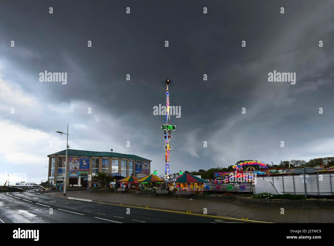 Weymouth, Dorset, UK. 1st May 2017. UK Weather. Spectacular thunder