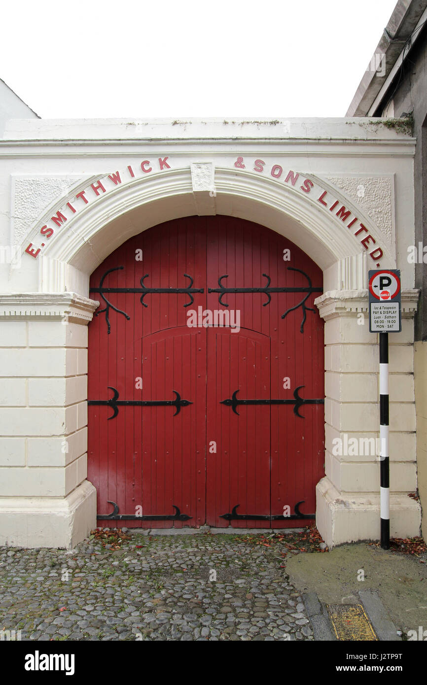 Old brewery gate kilkenny hires stock photography and images Alamy