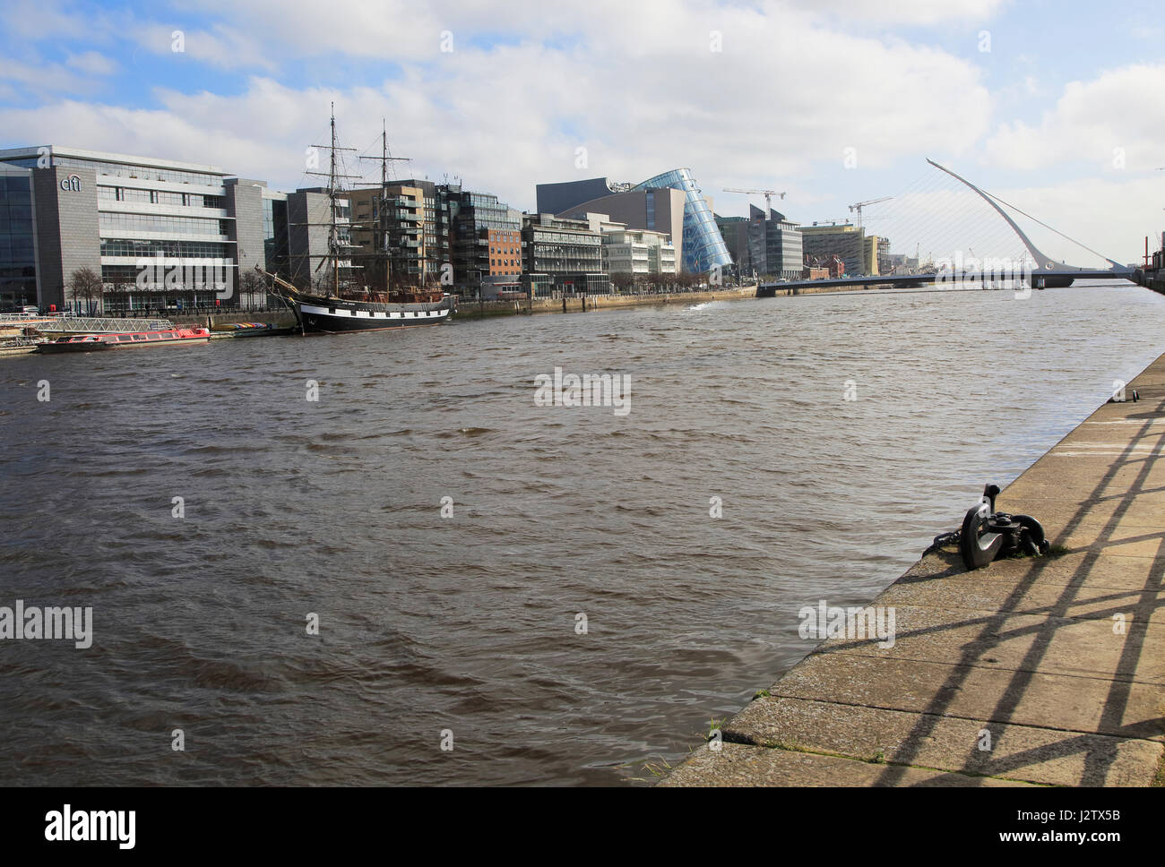 River Liffey looking towards Samuel Beckett bridge, Dublin Docklands ...