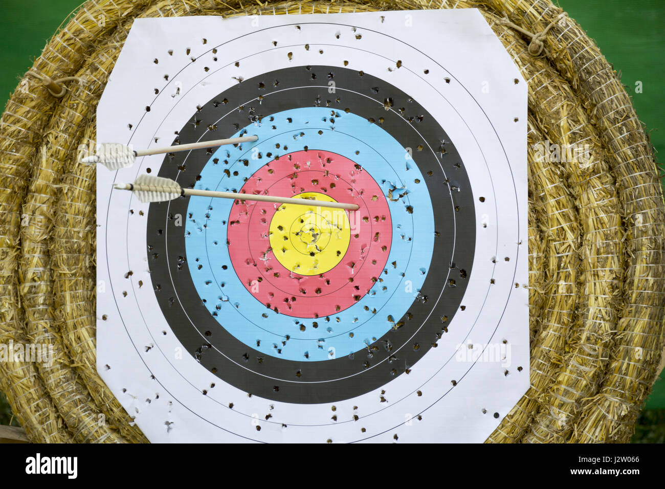 Archery Target Stock Photos & Archery Target Stock Images Alamy