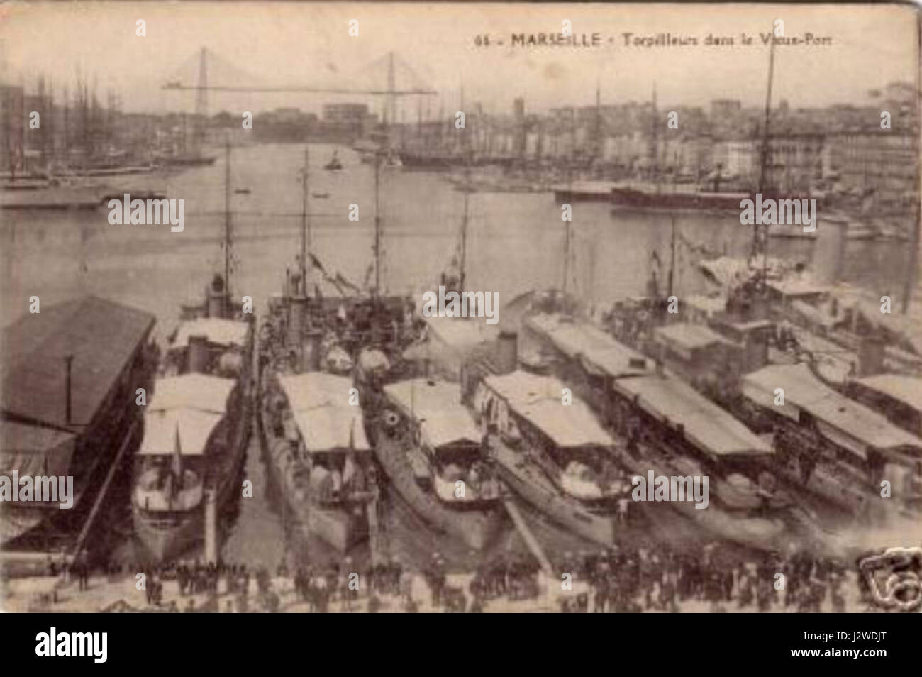 13-Marseille-Torpilleurs dans le Vieux-port-1907 Stock Photo