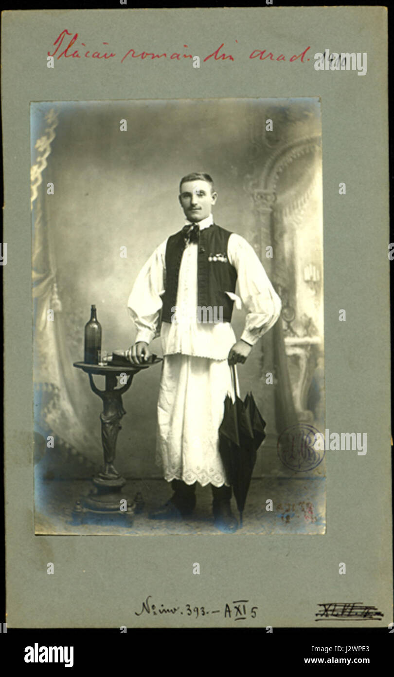 Adler - Costum popular masculin din Arad, jud. Arad Stock Photo - Alamy