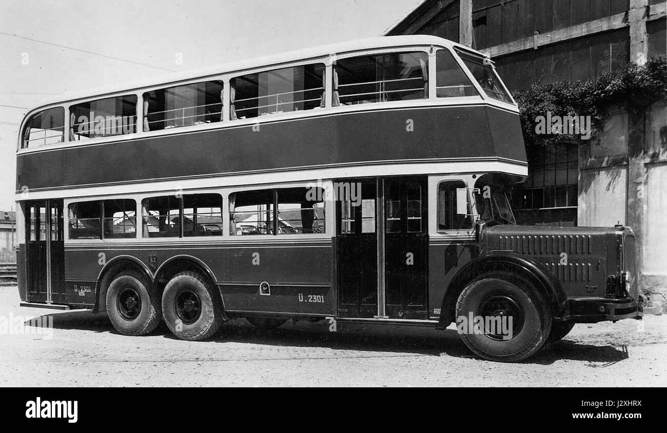 Autobus atac due piani 3 Stock Photo Alamy