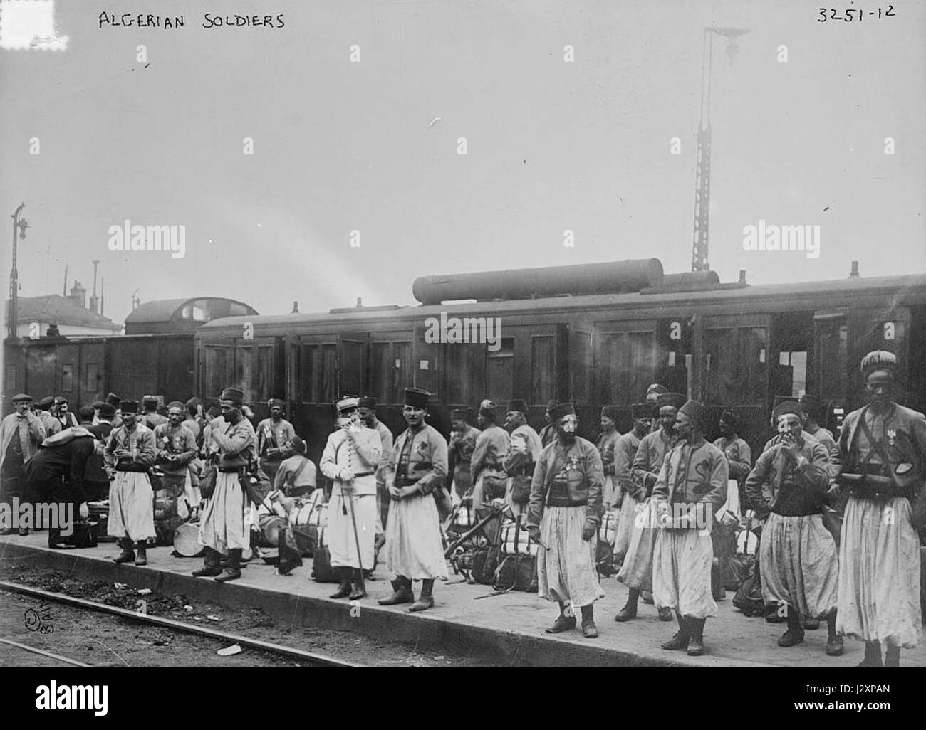 Algerian war french soldiers hi-res stock photography and images - Alamy