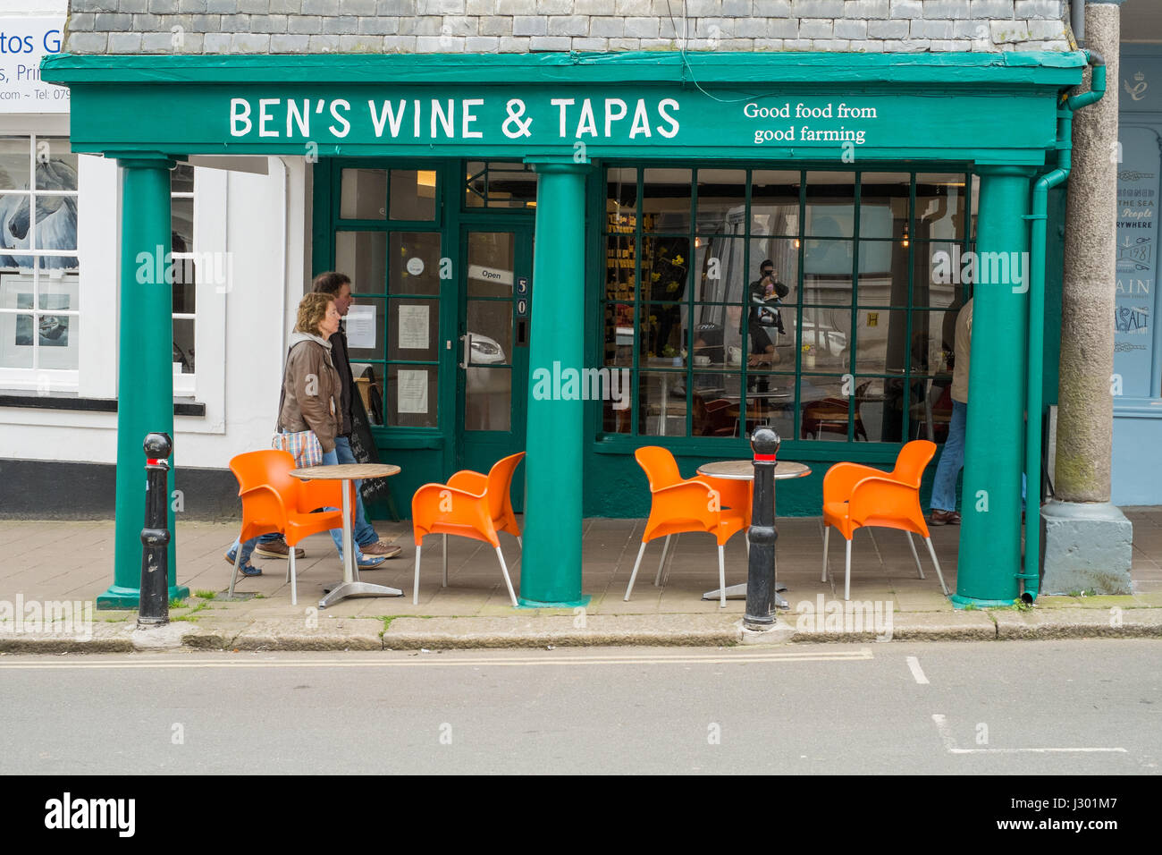 Tapas bar totnes hires stock photography and images Alamy
