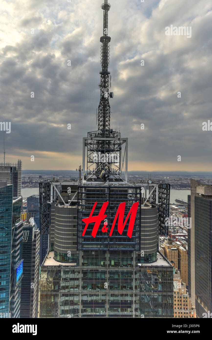 New York City - March 24, 2017: Aerial view of the H&M Sign in 4 Times  Square in New York City Stock Photo - Alamy