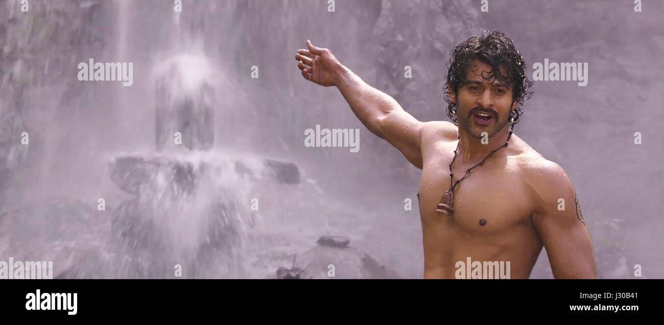 BAAHUBALI: THE BEGINNING, (aka BAHUBALI: THE BEGINNING), Prabhas, 2015.  ©Birch Tree Entertainment/courtesy Everett Collection Stock Photo - Alamy, image size:1300x638
