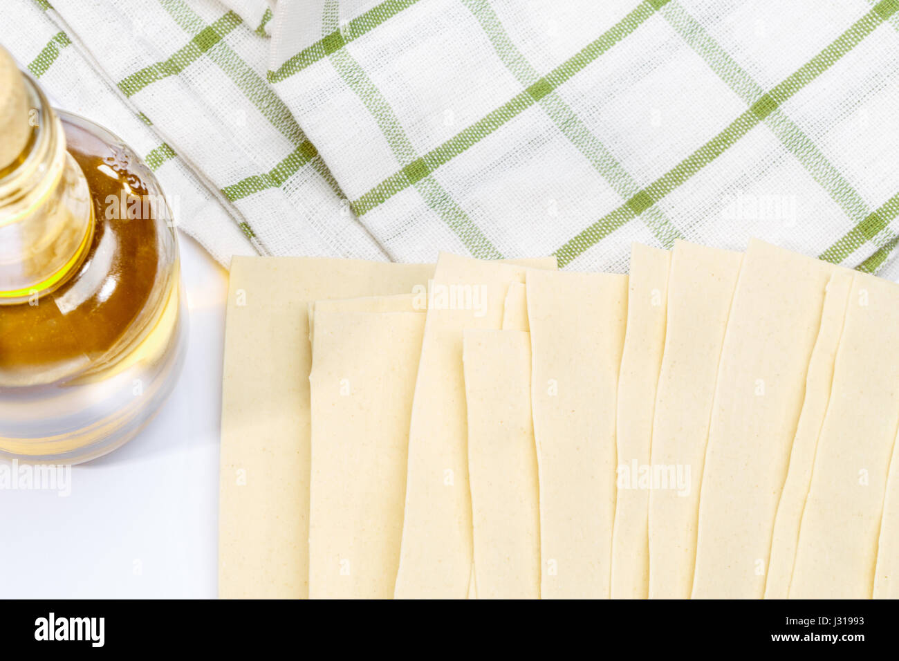 Flat pasta sheets hires stock photography and images Alamy