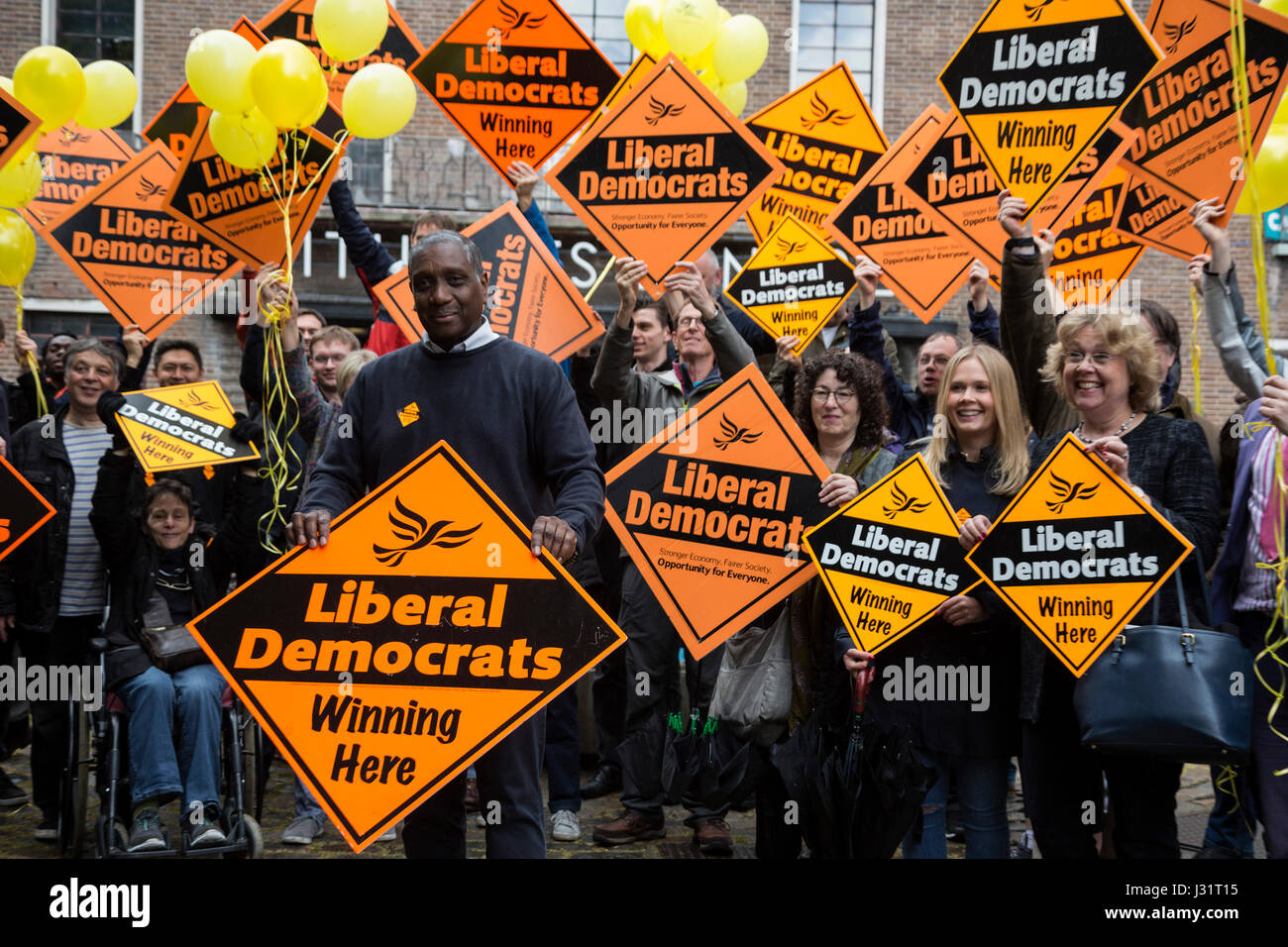 London, UK. 1st May, 2017. Lib Dem campaigners in Crouch End. Tim Farron, Leader of the Liberal Democrats is campaigning alongside North London candidates for the General Election at Hornsey Town Hall in Crouch End. Credit: Vibrant Pictures/Alamy Live News Stock Photo