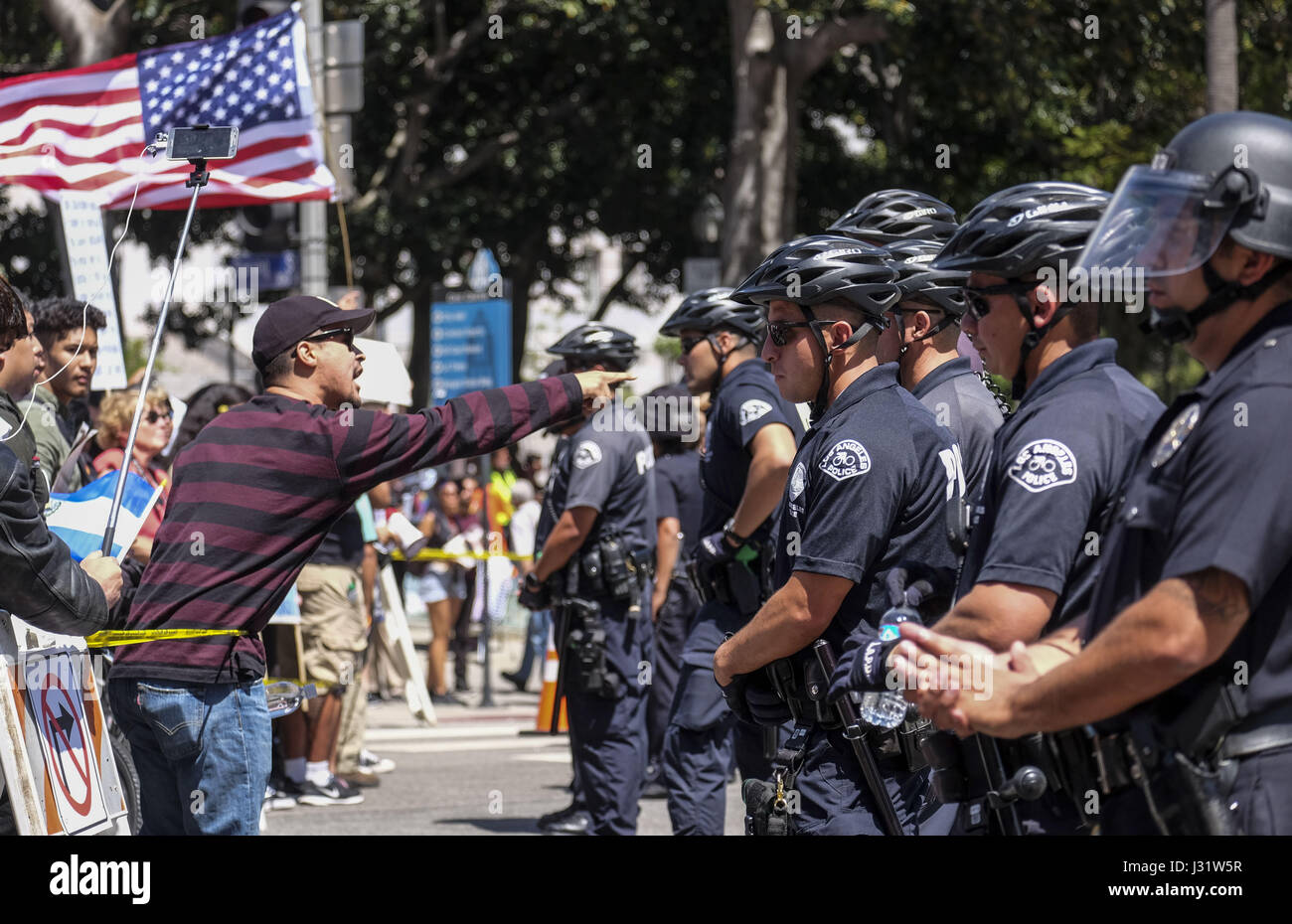 Los Angeles, California, USA. 1st May, 2017. Police officers separate ...