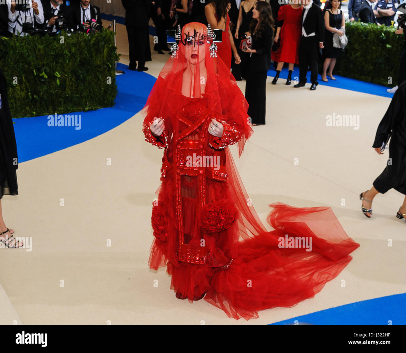 New York NY USA 1st May 2017 Katy Perry 2017 Metropolitan Museum new-york-ny-usa-1st-may-2017-katy-perry-2017-metropolitan-museum