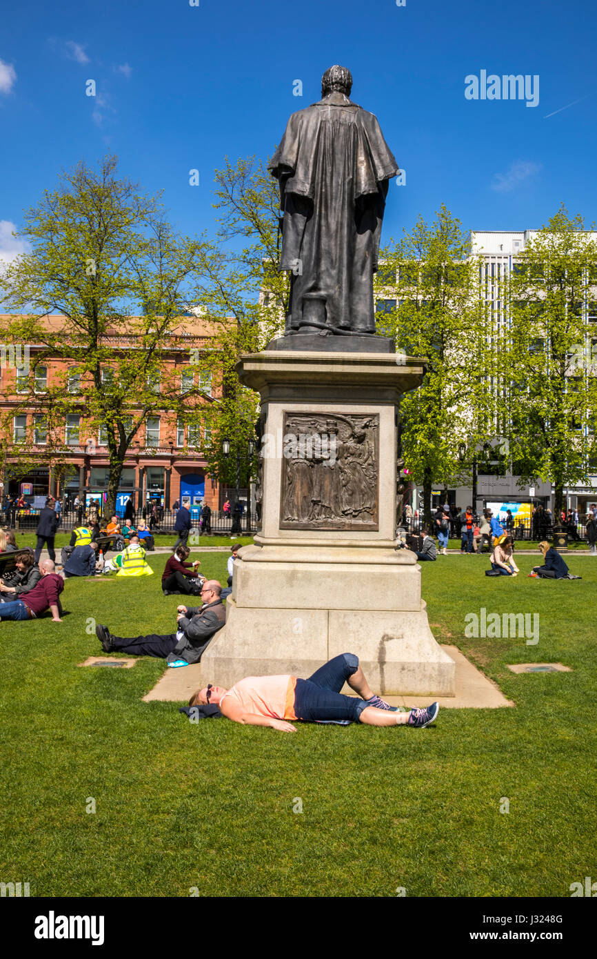 Belfast, UK. 02nd May, 2017. Sun bathing Belfast style Credit: Anthony Lynn/Alamy Live News Stock Photo