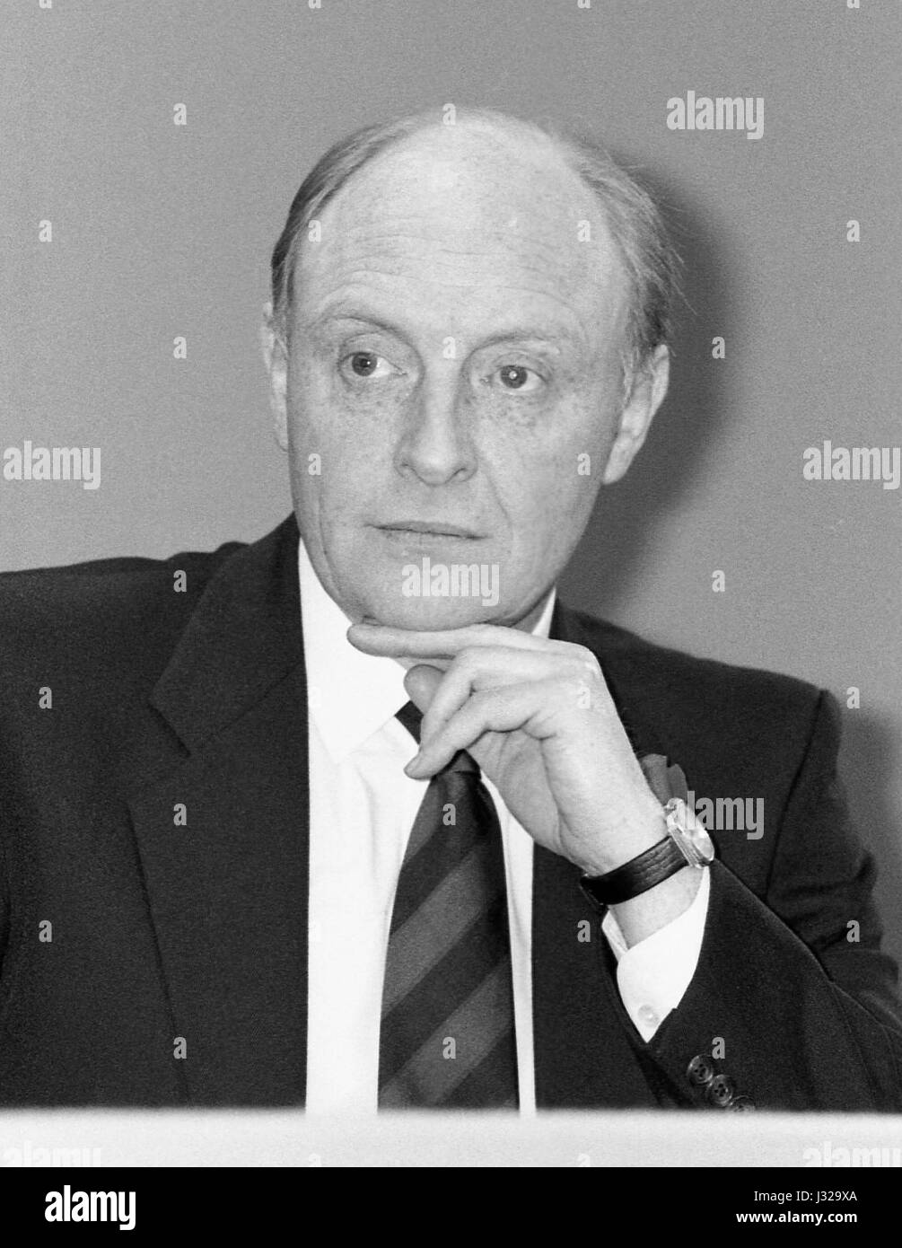Rt. Hon. Neil Kinnock, Leader of the Labour party, attends a party press conference in London, England on January 29, 1990. Stock Photo