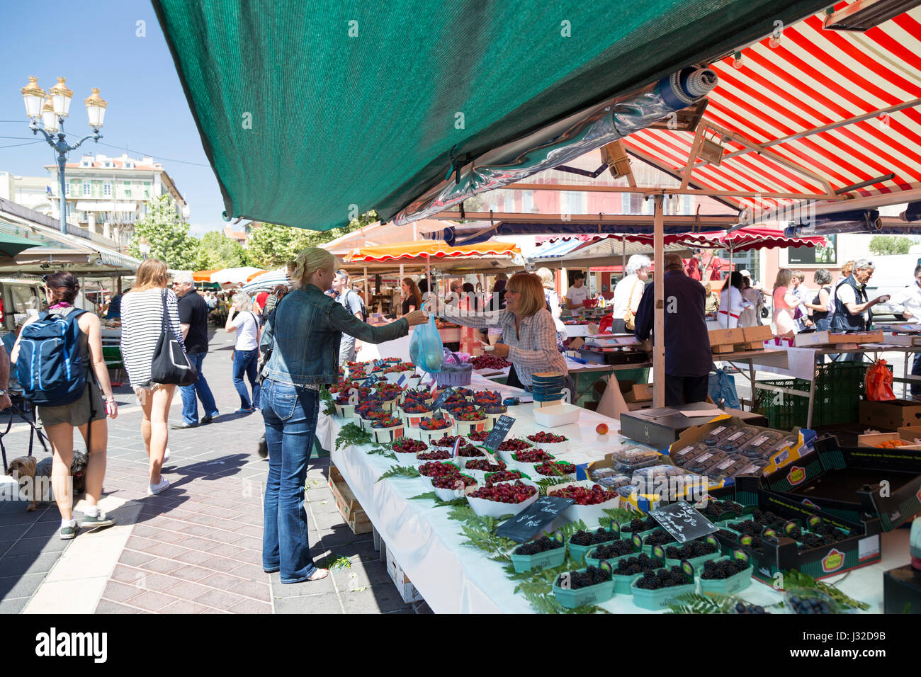 France, Nice, Market of Cours de Selaya, Les Ponchettes, market stalls. Stock Photo