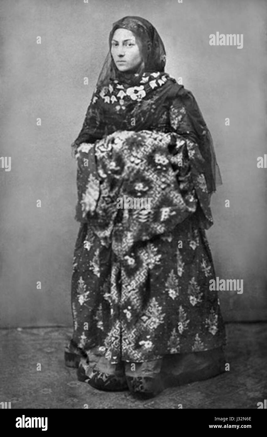 Dagestan costume hi-res stock photography and images - Alamy