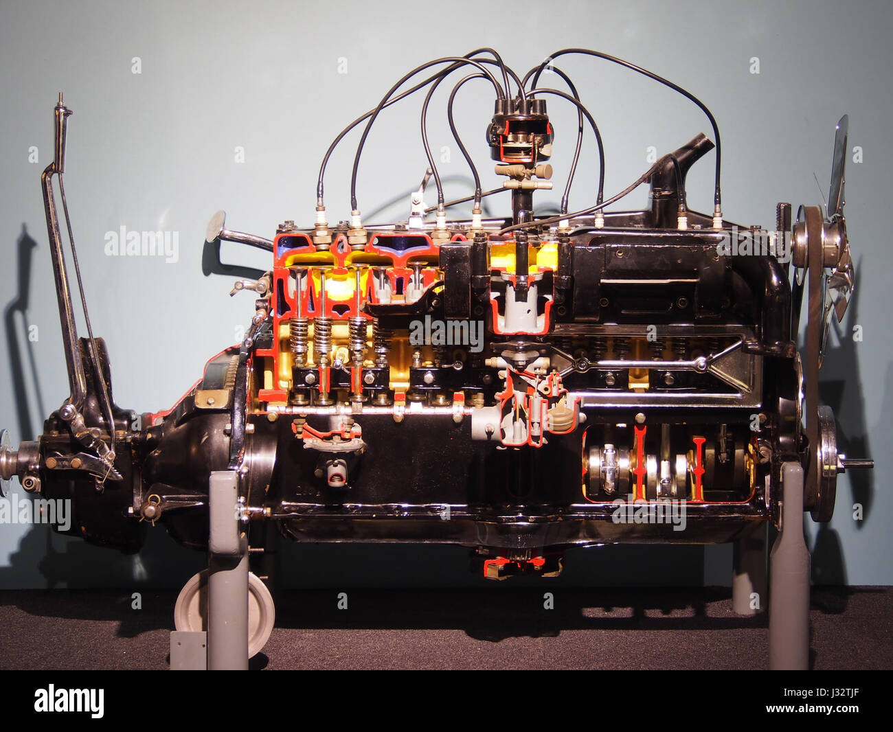 Exploded Engine Museum Car engine in the Louwman museum photo1 Stock Photo - Alamy