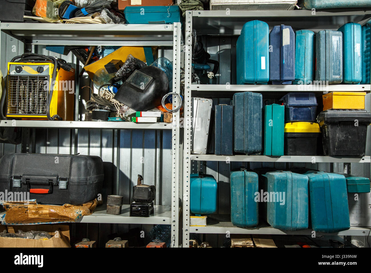 щит для инструмента. наборы инструментов на складе много. Electro cozy инструмент. интеринструмент склад. строительный инвентарь оснастка.