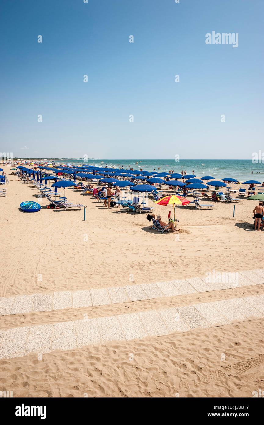 Sunshade and sunbeds on the beach, Camping, Marina di Venezia, Punta  Sabbioni, Venice, Italy, Europe, Mediterranean Sea Stock Photo - Alamy