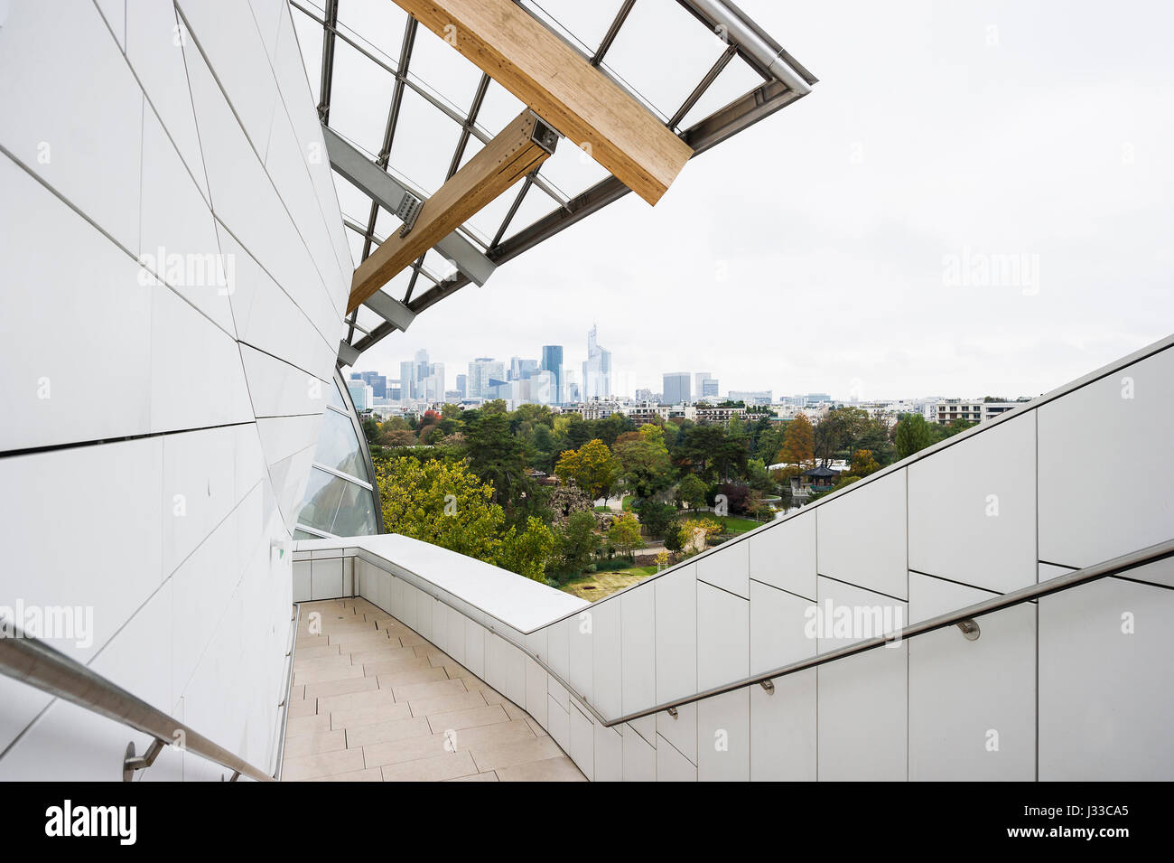 Gallery complex for the Louis Vuitton Corporate Foundation, in the