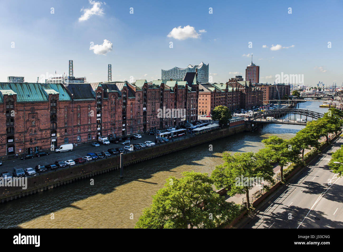 Hamburgs new Elbphilharmonie and old trading houses in Speichercity, modern architecture in Hamburg, Hamburg, north Germany, Germany Stock Photo