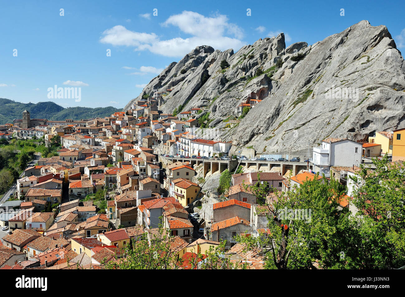 pietrapertosa-basilicata-italy-scenic-panoramic-view-of-the-town
