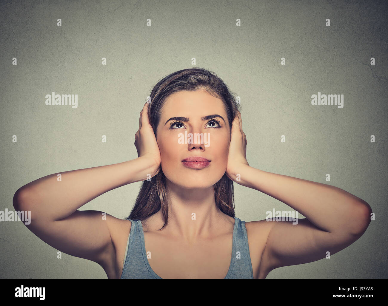 Covering ears loud hires stock photography and images Alamy