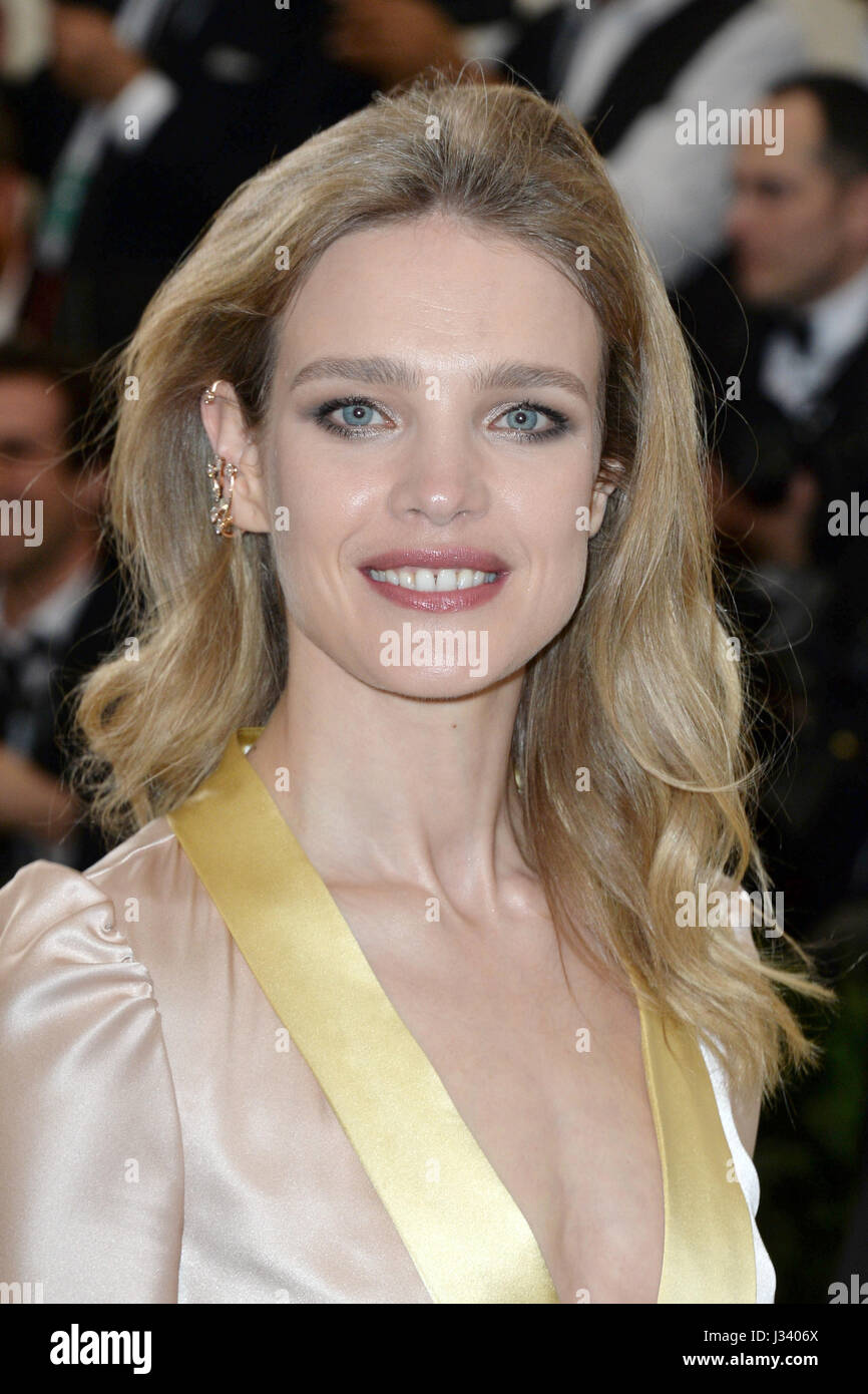 Natalia Vodianova attending The Metropolitan Museum of Art Costume Institute Benefit Gala 2017, in New York, USA. PRESS ASSOCIATION Photo. Picture date: Monday 1st May, 2017. See PA Story SHOWBIZ Gala. Photo credit should read: Aurore Marechal/PA Wire Stock Photo