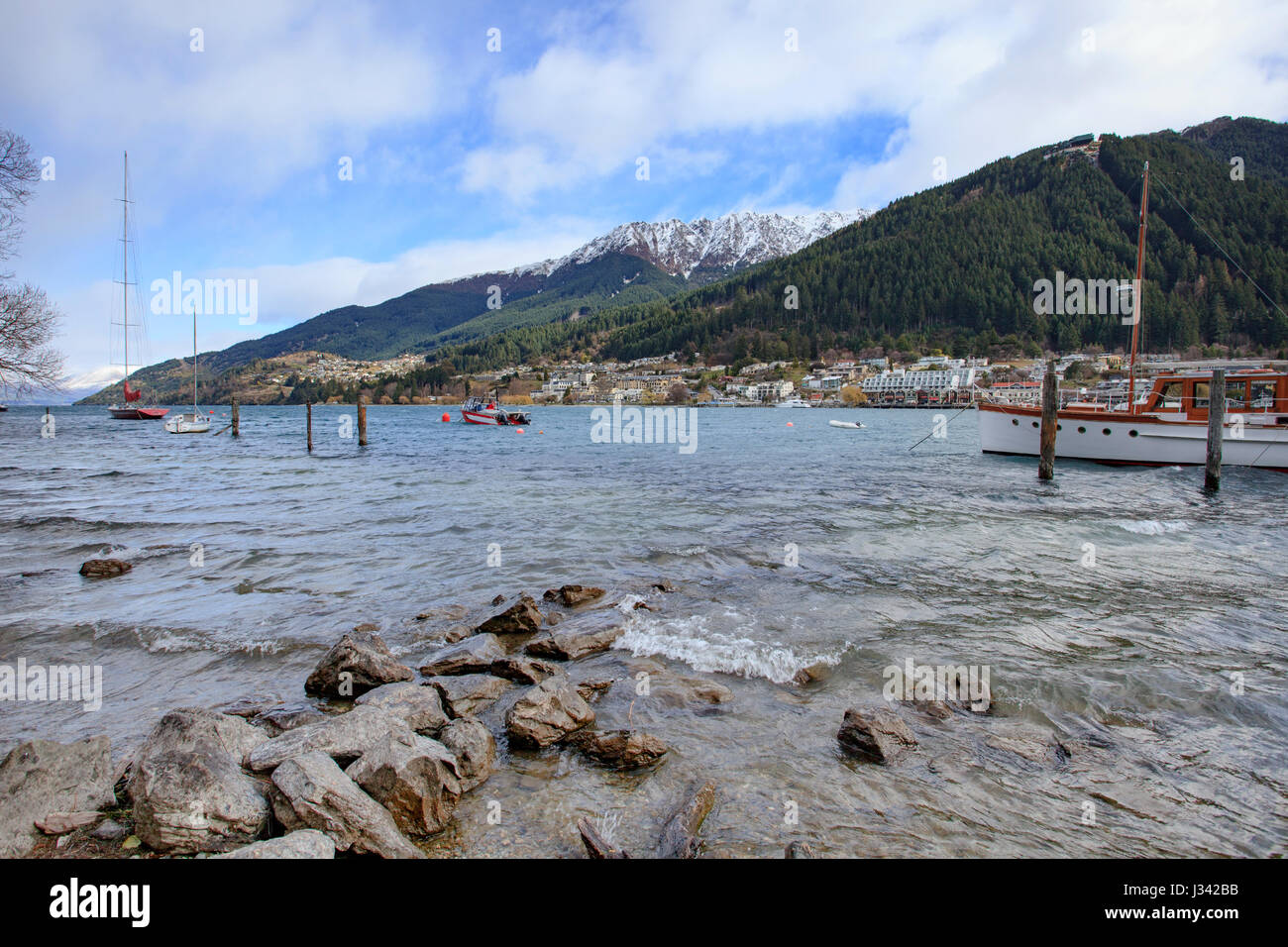 lake wakatipu queenstown south island new zealand most popular ...