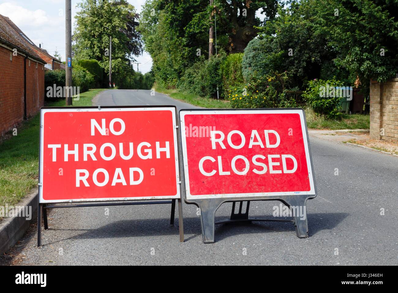 Road signs showing a street closed in the UK Stock Photo