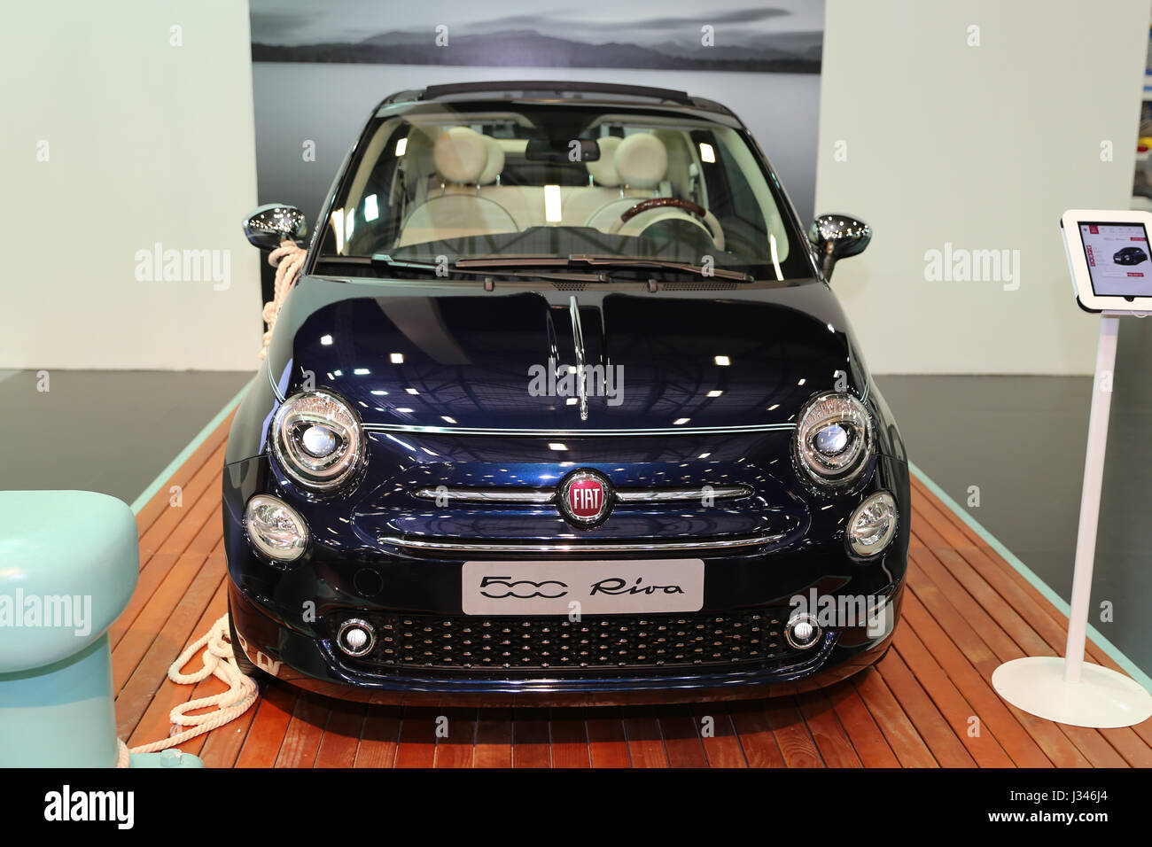 Istanbul Turkey April 22 17 Fiat 500 Riva On Display At Autoshow Istanbul Stock Photo Alamy