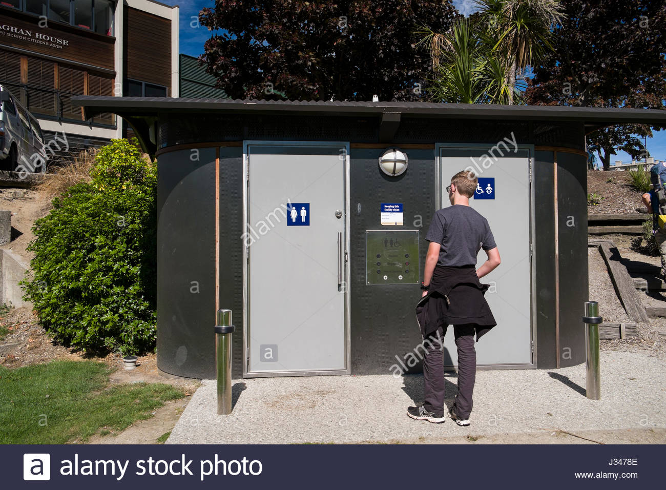 Wait Toilet Stock Photos & Wait Toilet Stock Images Alamy