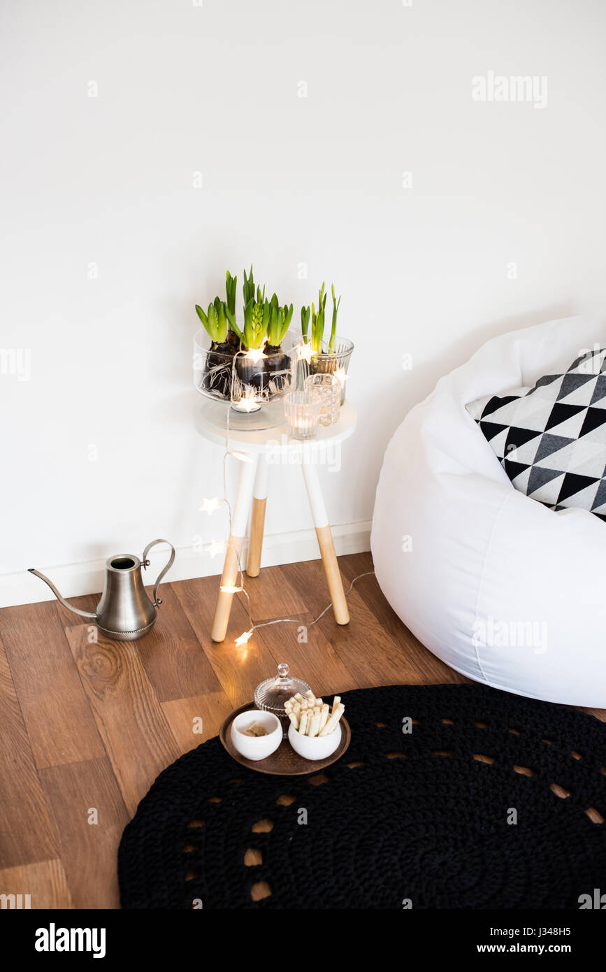 minimalist room decor Stock Photo - Alamy