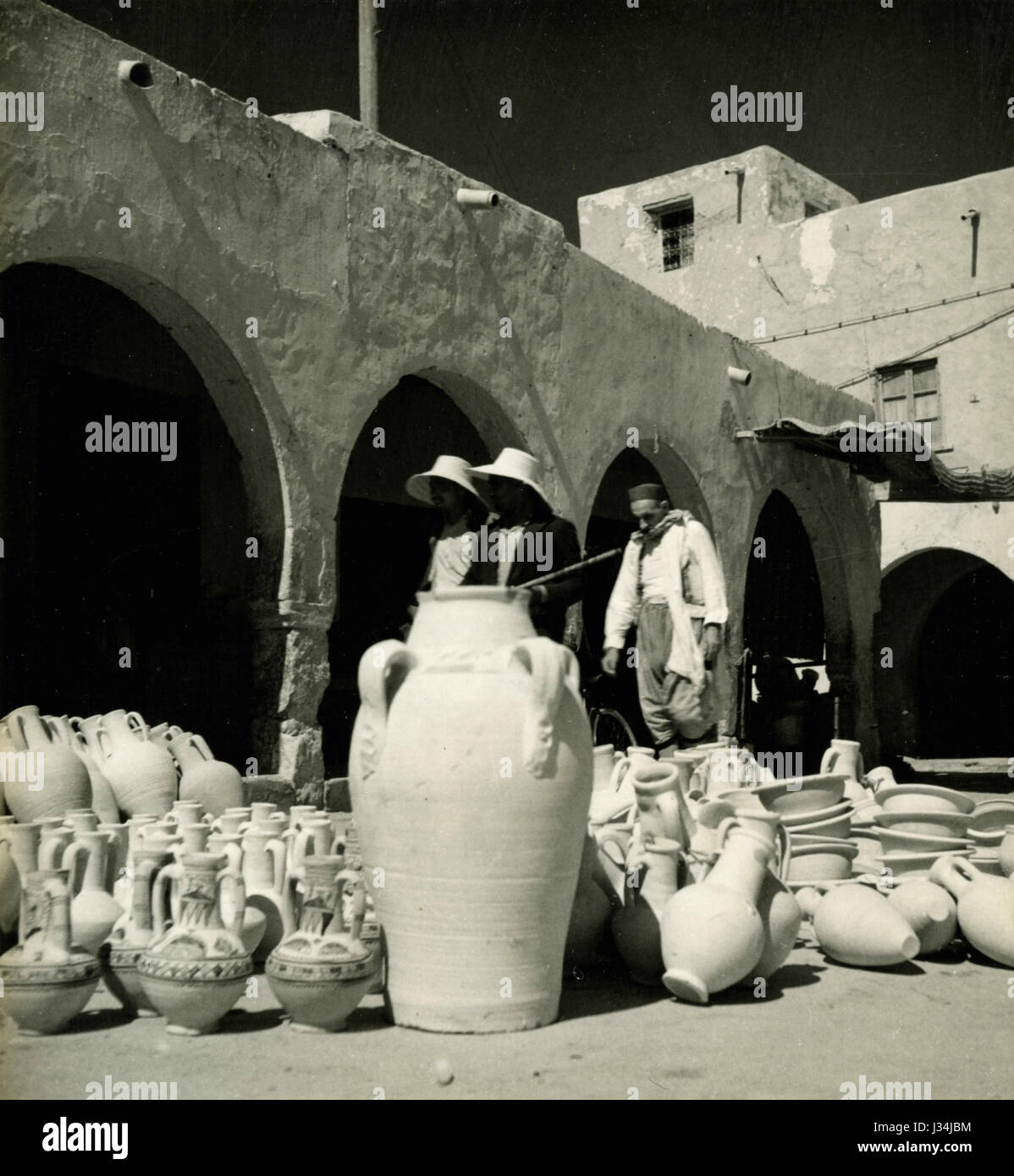 Pottery selling, Gabes, Tunisia Stock Photo