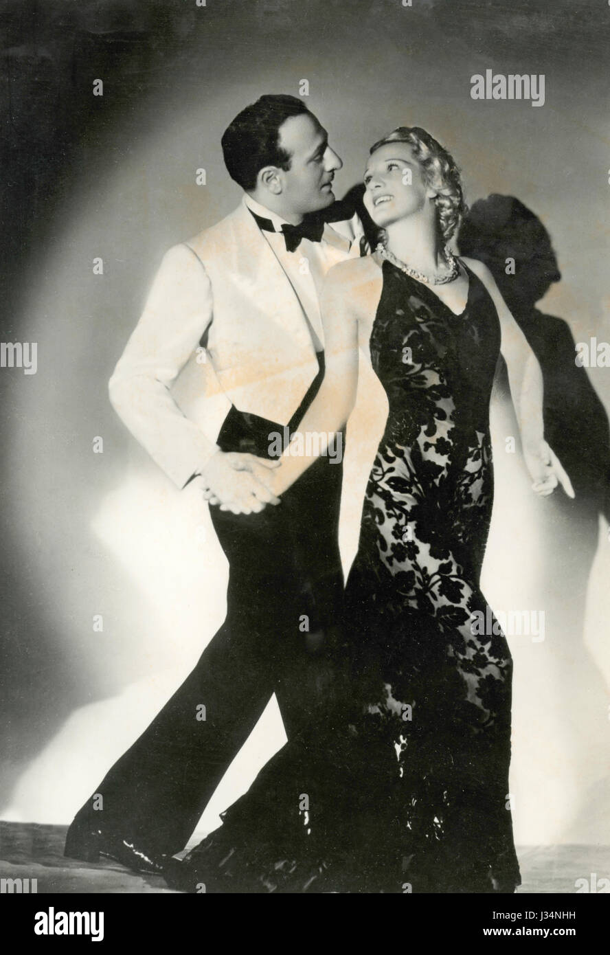 1930s couple dancing hi-res stock photography and images - Alamy