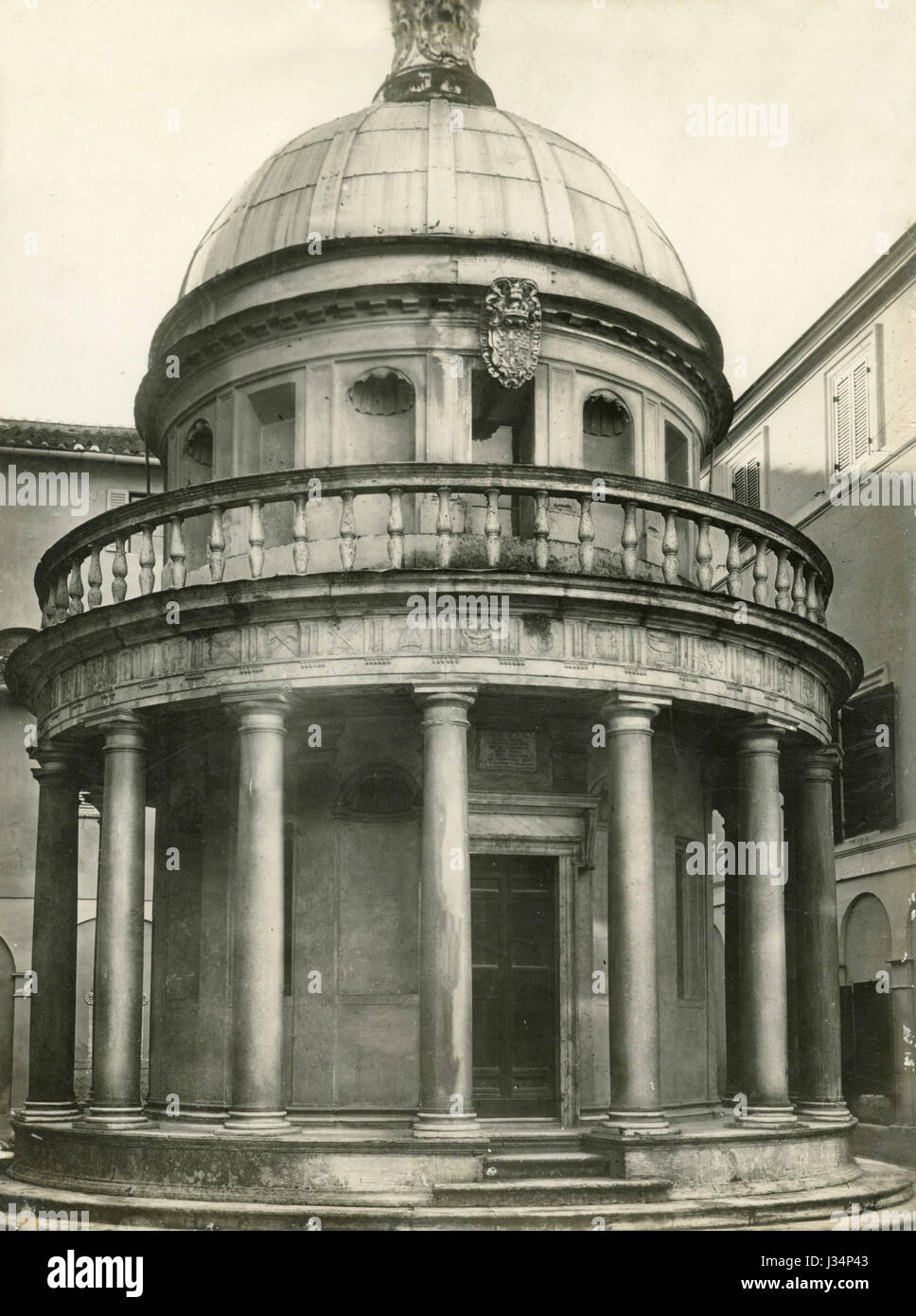 Little temple by Bramante, Church of St. Peter in Montorio, Rome, Italy ...