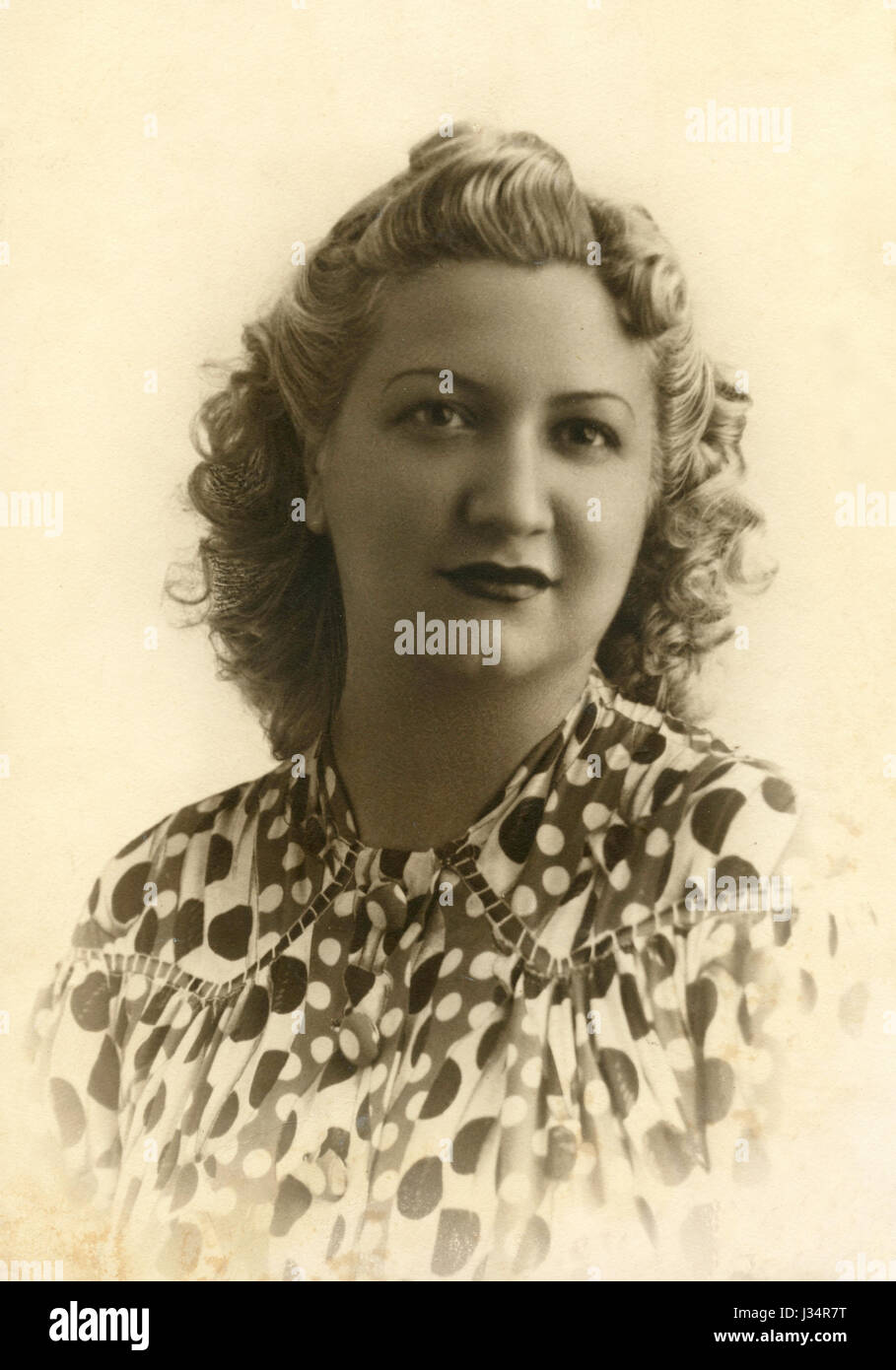 Portrait of a woman, Italy 1940 Stock Photo Alamy