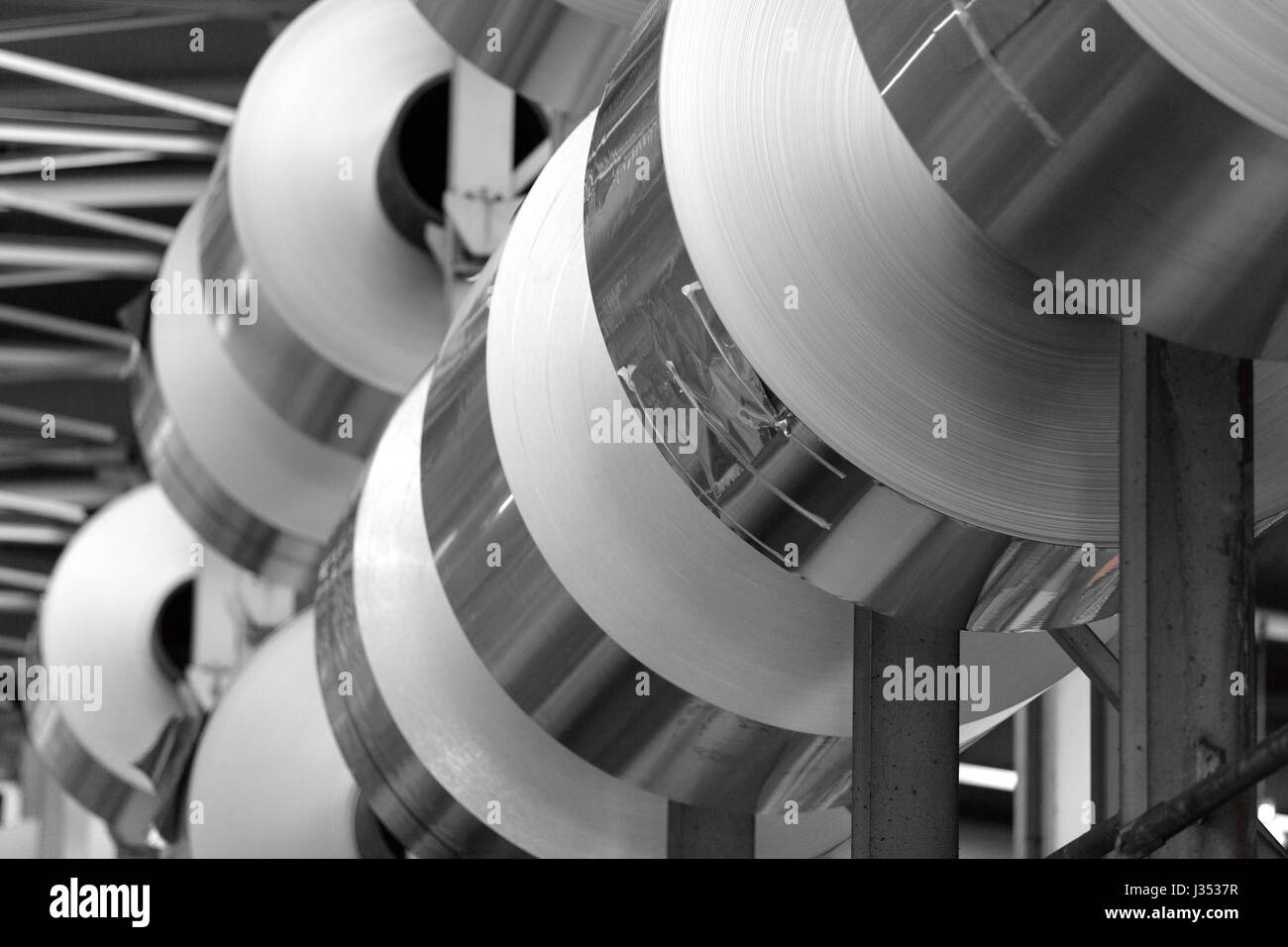 Aluminum foil hires stock photography and images Alamy